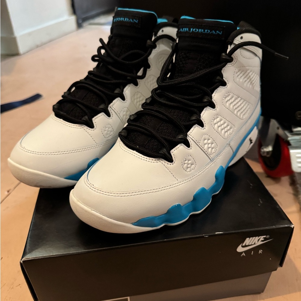 Men’s 10.5 Air Jordan 9 Retro “Powder Blue” - Picture 4 of 9